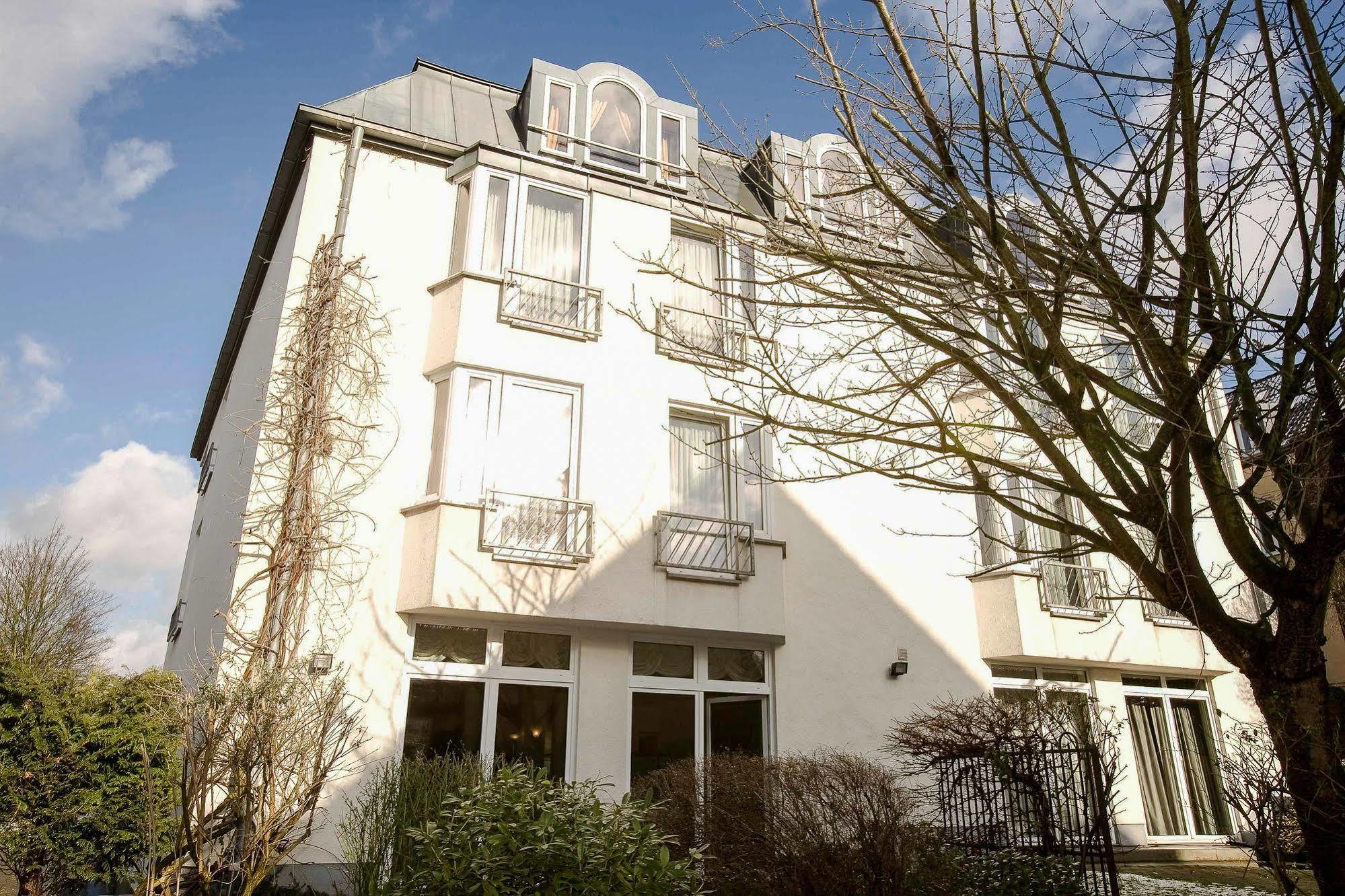 Gartenhotel Luisental Мильгейм-на-Руре Экстерьер фото